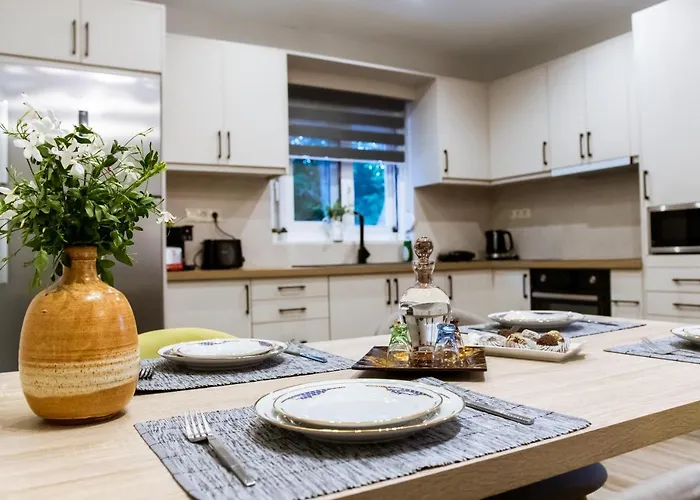 Kares Dream House 하니아