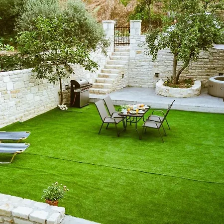 Kares Dream House خانيا