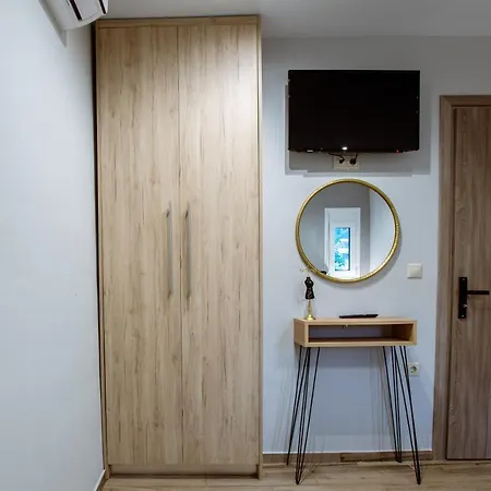 Kares Dream House خانيا